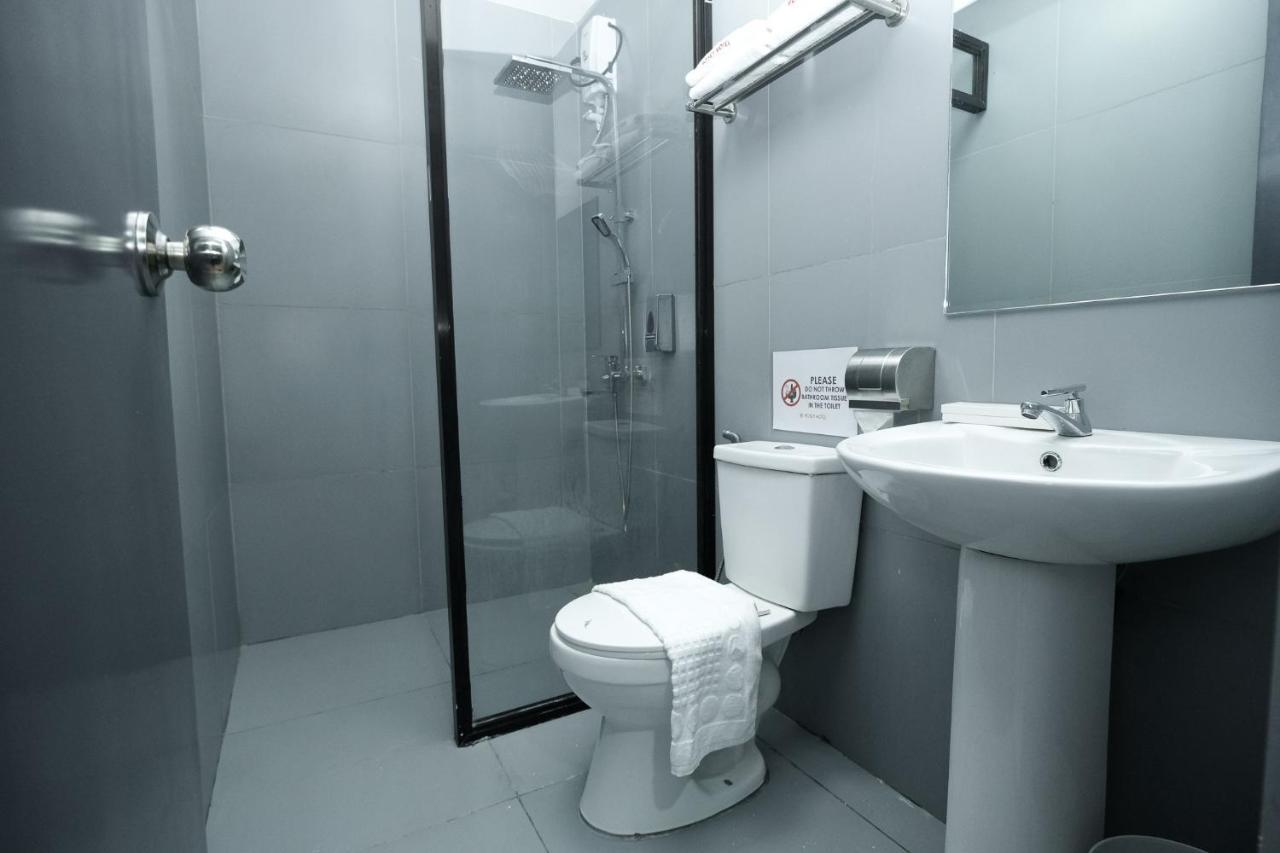 Rosey Hotel Cabanatuan City 외부 사진