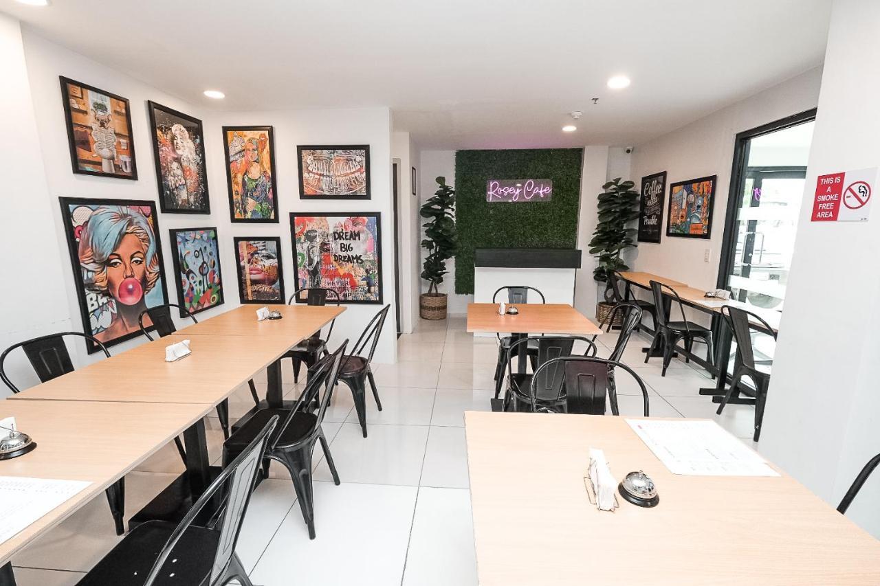 Rosey Hotel Cabanatuan City 외부 사진