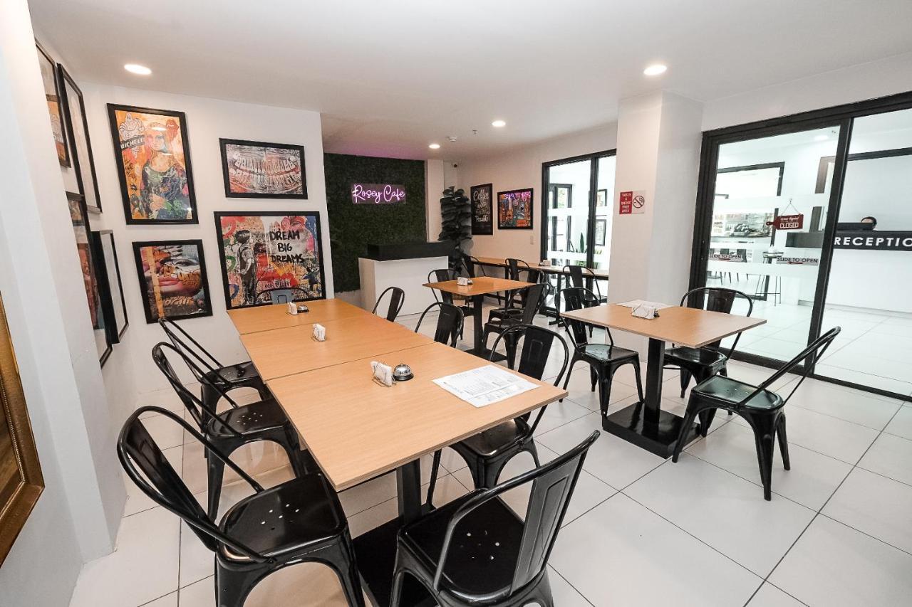 Rosey Hotel Cabanatuan City 외부 사진