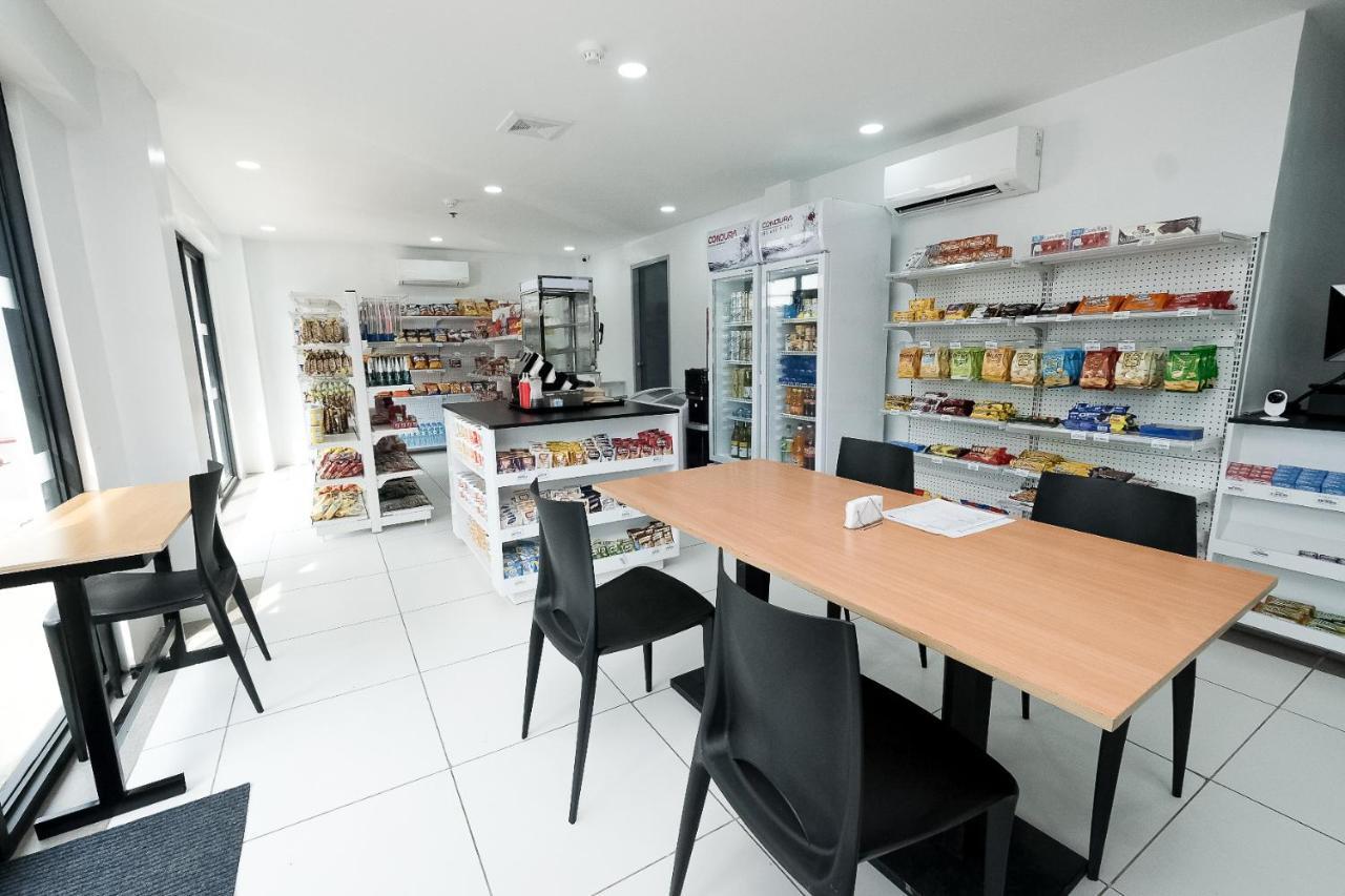 Rosey Hotel Cabanatuan City 외부 사진